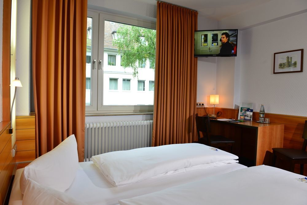 Messehotel Koeln-Deutz Екстер'єр фото